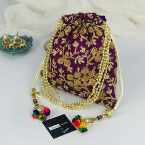 💥NEW💥 Boho Embroidered Drawstring Clutch Bag
